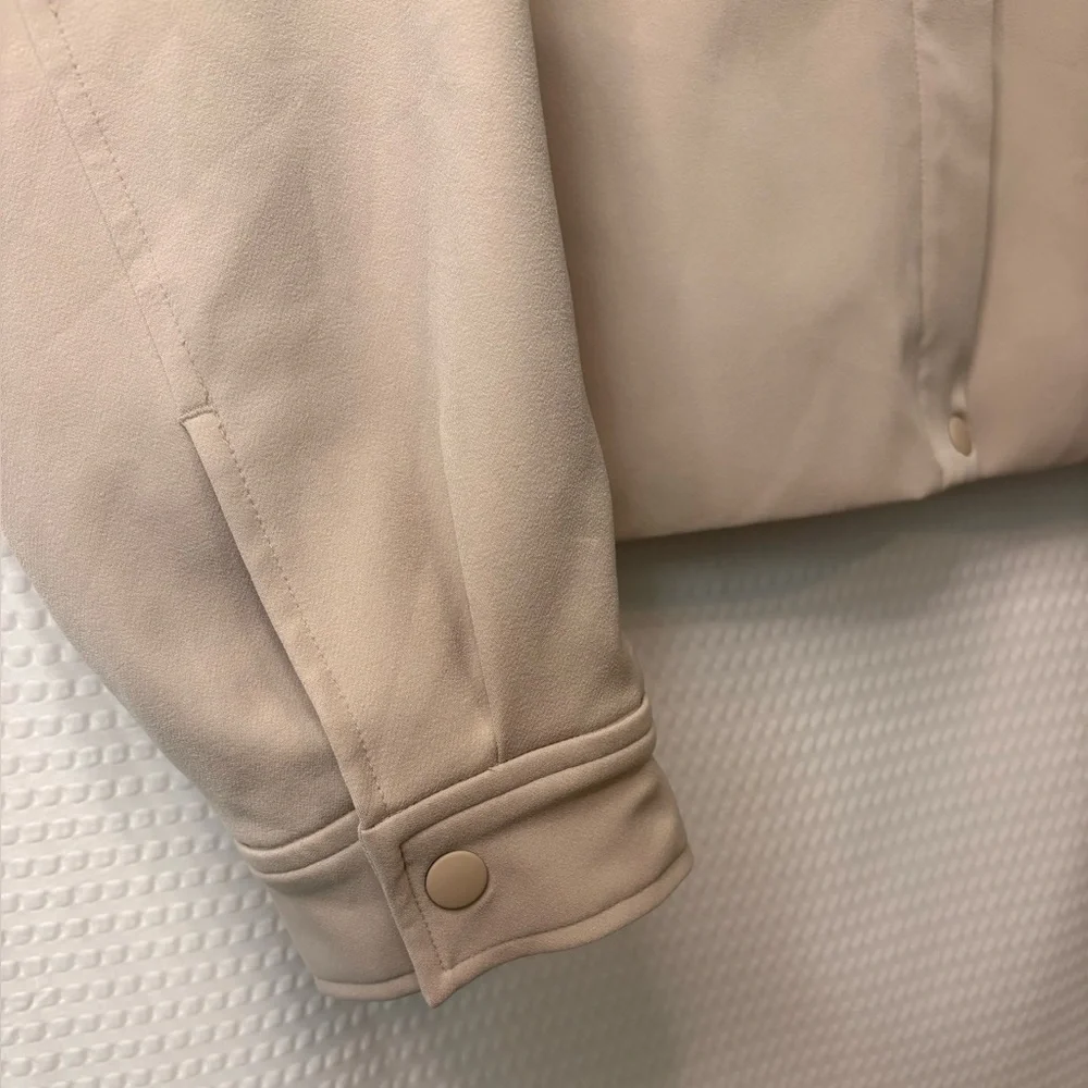 Athleta Endless Bomber Jacket in Abalone Sz lg